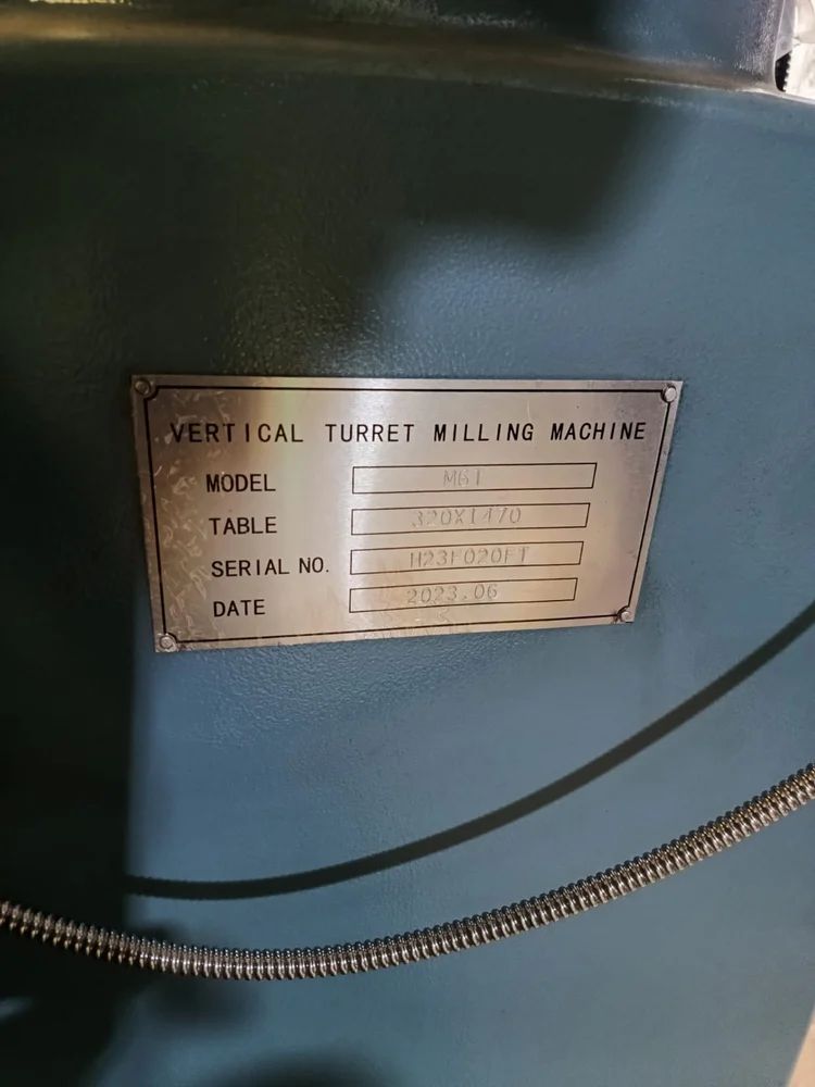 Armstrong Vertical Turret Milling Machine 4 No 320 X1470 Mm